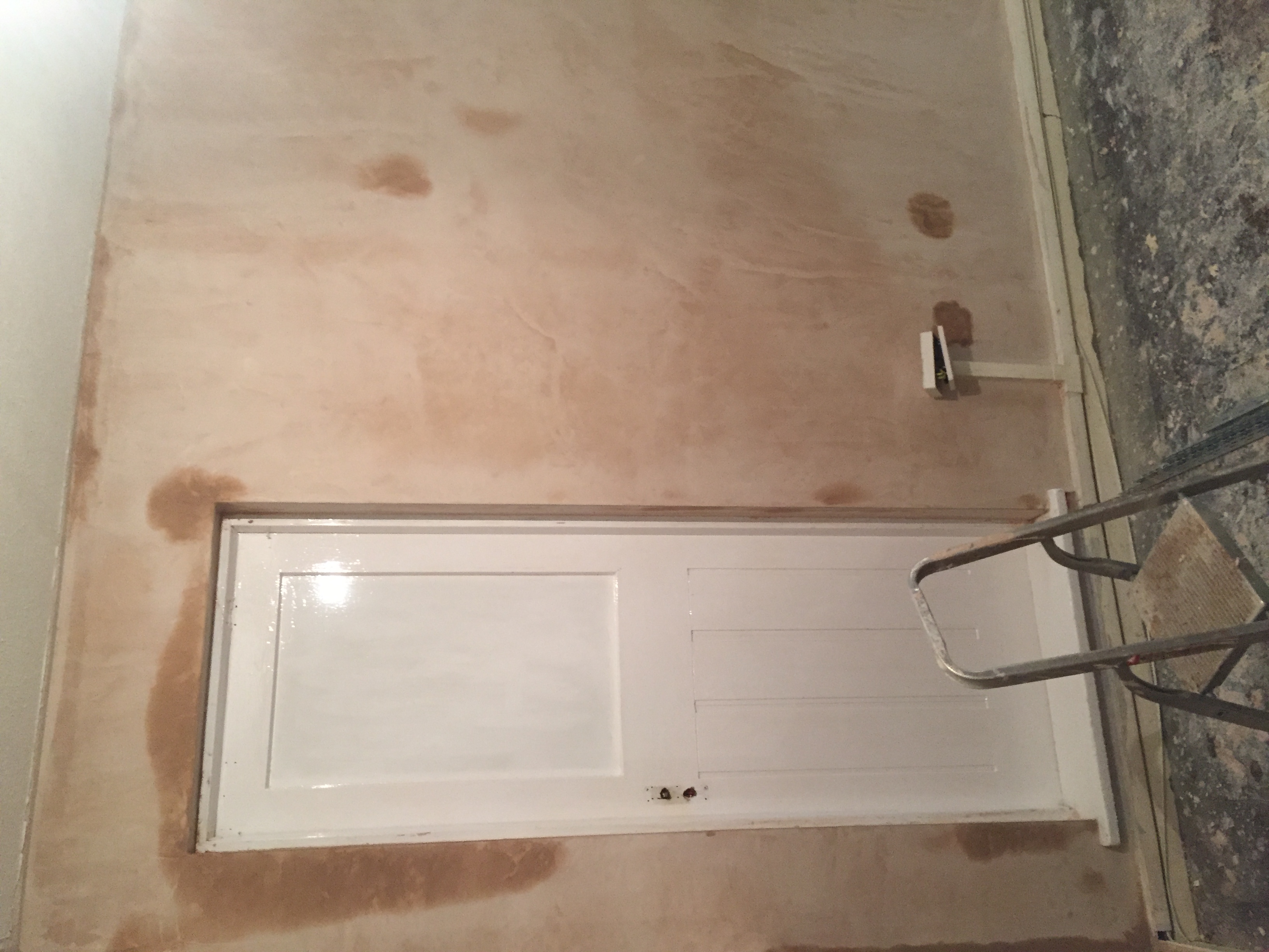 Skimmed door surround